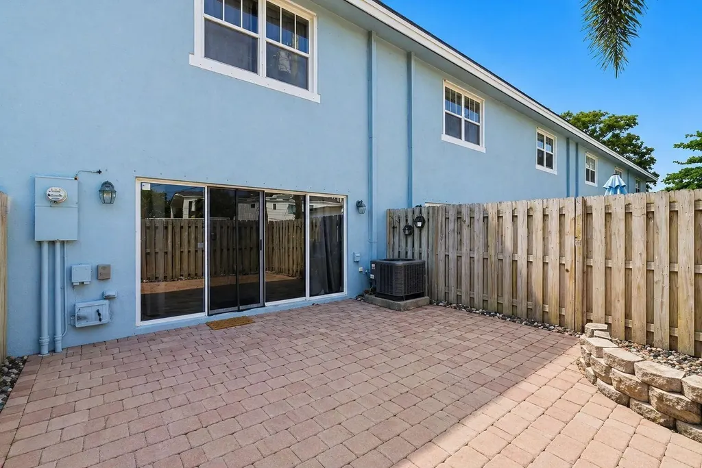 710 SW 4th Avenue Fort Lauderdale FL 33315