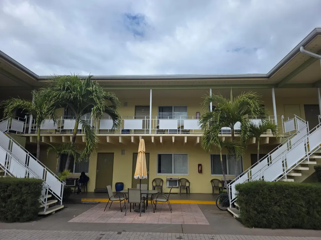 911 N Federal Highway Lake Worth Beach FL 33460