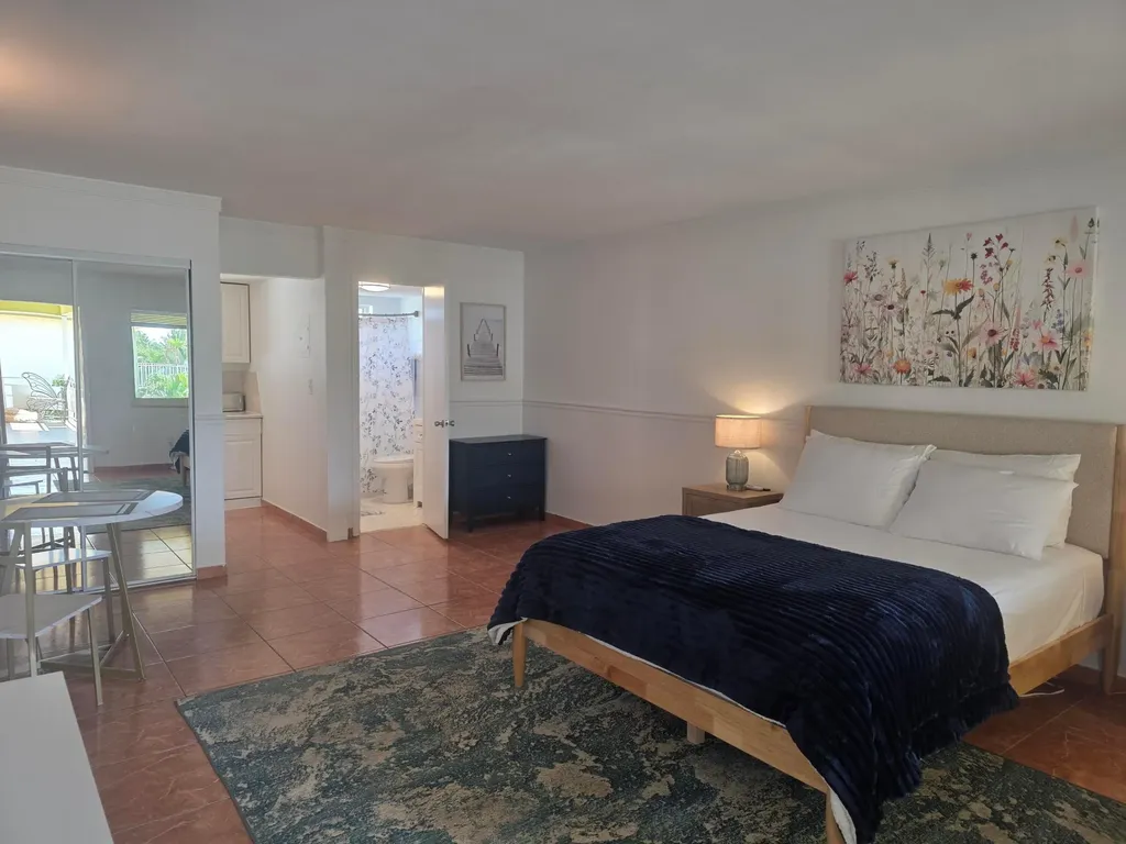 911 N Federal Highway Lake Worth Beach FL 33460