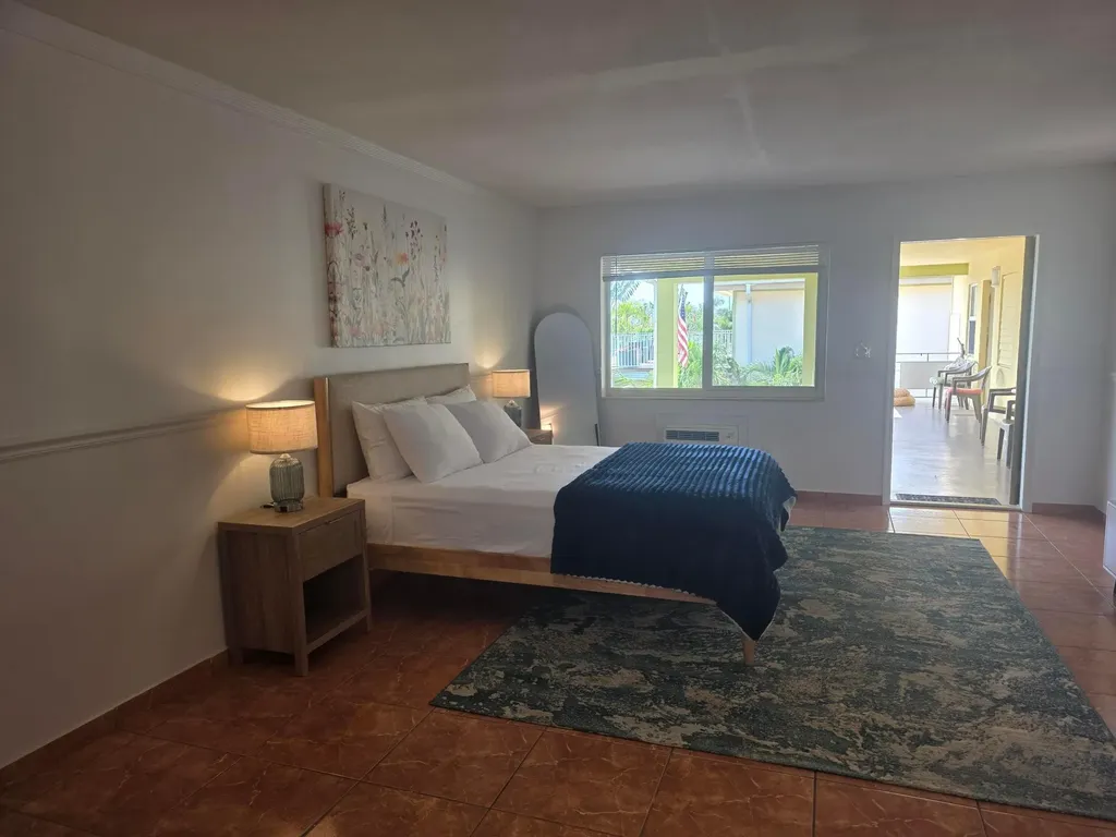 911 N Federal Highway Lake Worth Beach FL 33460