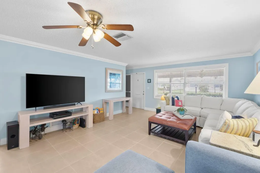 2114 SW 13th Place Boynton Beach FL 33426