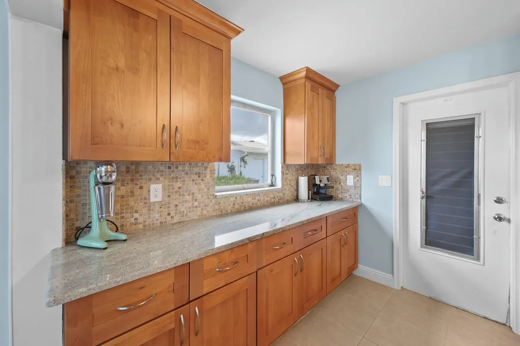 2114 SW 13th Place Boynton Beach FL 33426