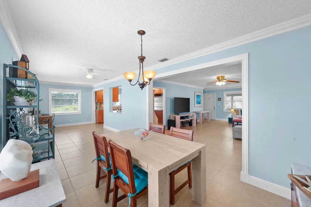 2114 SW 13th Place Boynton Beach FL 33426