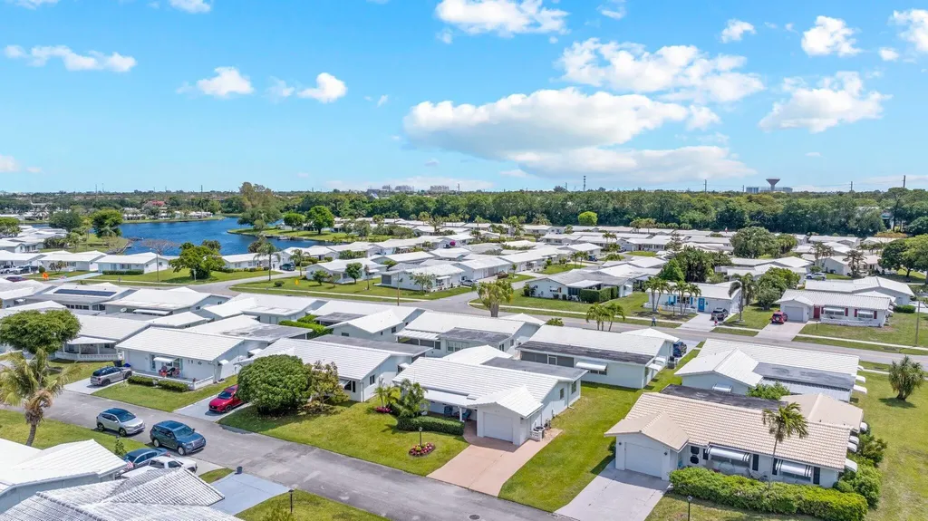 2114 SW 13th Place Boynton Beach FL 33426