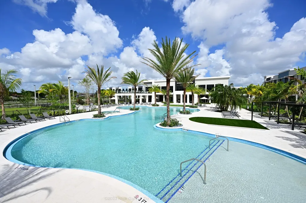 7200 W 4th Avenue Hialeah FL 33014