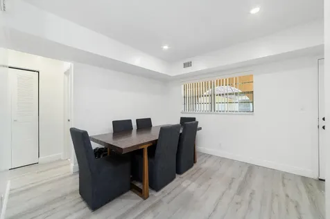 2710 Riverside Drive Coral Springs FL 33065