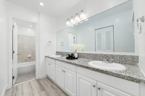 2710 Riverside Drive Coral Springs FL 33065