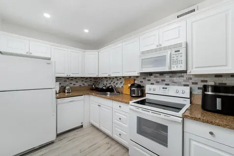 2710 Riverside Drive Coral Springs FL 33065