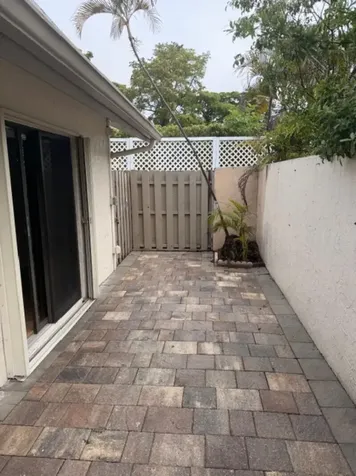 3076 S Oakland Forest Drive Oakland Park FL 33309