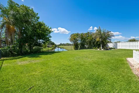 112 Camelot Court Royal Palm Beach FL 33411