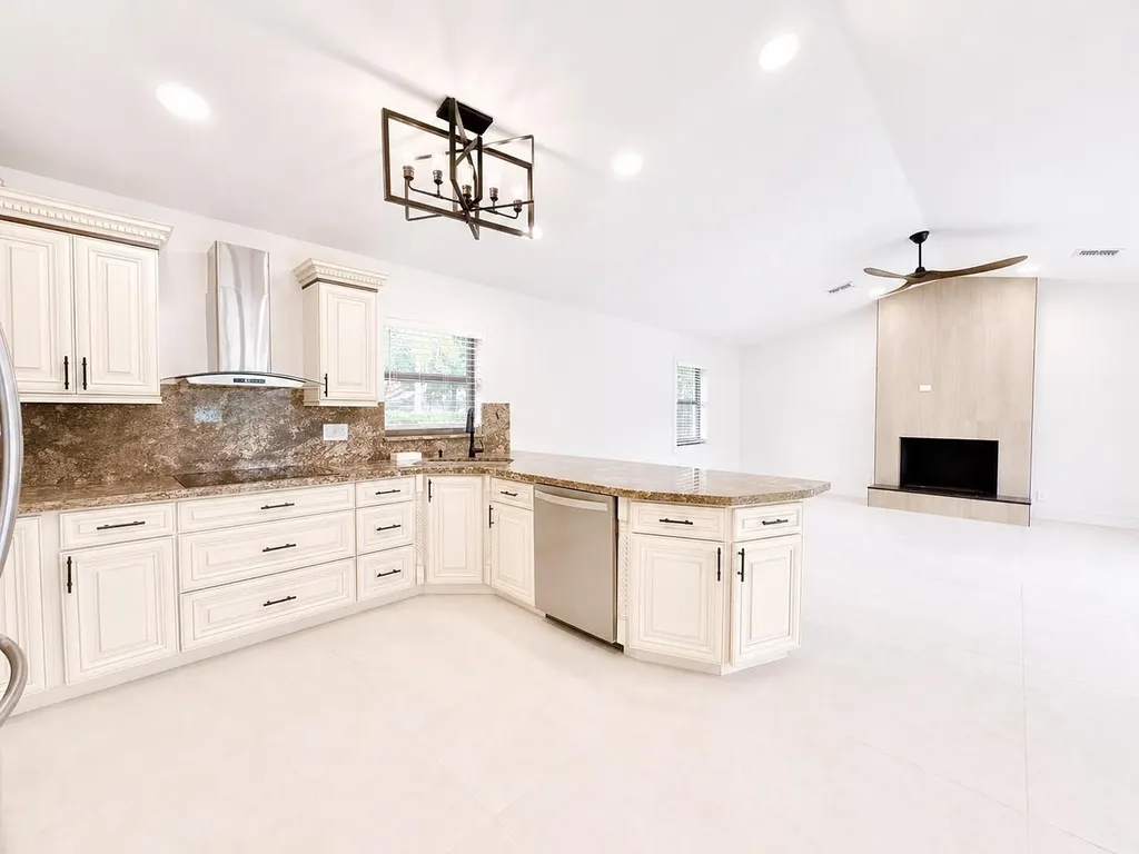 4823 NW 91st Way Coral Springs FL 33067