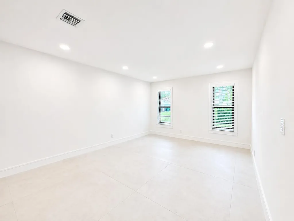 4823 NW 91st Way Coral Springs FL 33067