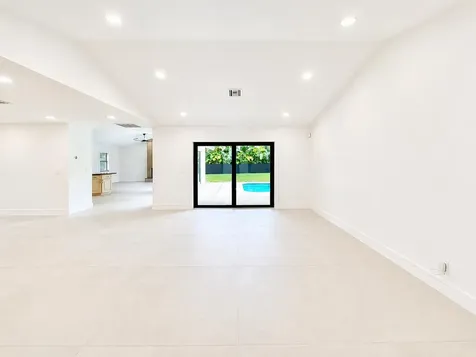 4823 NW 91st Way Coral Springs FL 33067