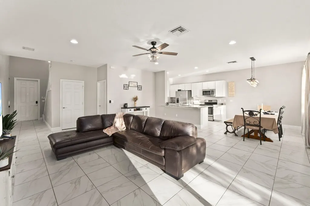 1962 NW Cataluna Circle Port St Lucie FL 34986