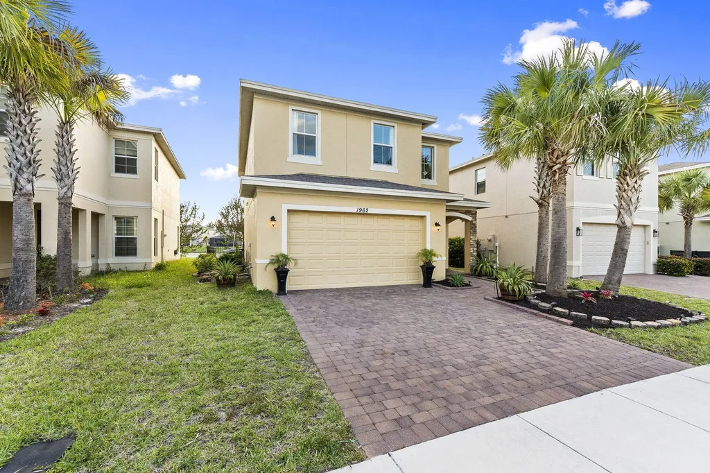 1962 NW Cataluna Circle Port St Lucie FL 34986