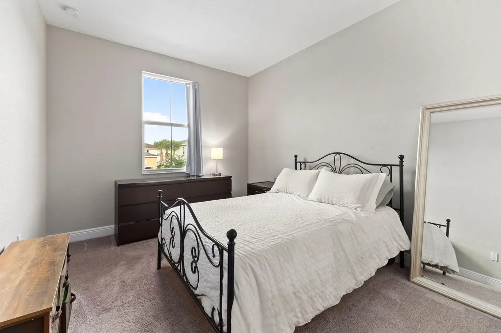 1962 NW Cataluna Circle Port St Lucie FL 34986