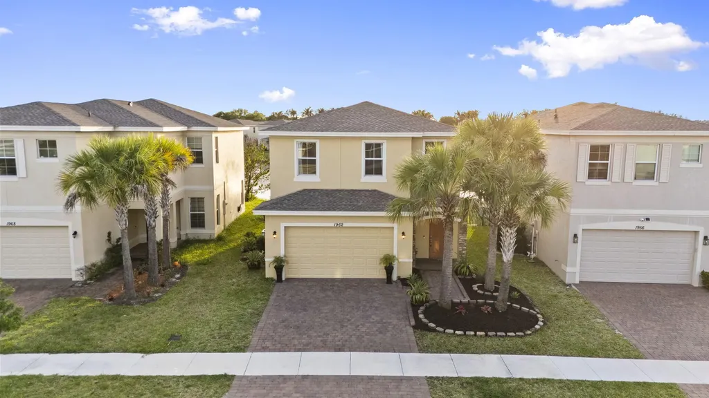 1962 NW Cataluna Circle Port St Lucie FL 34986