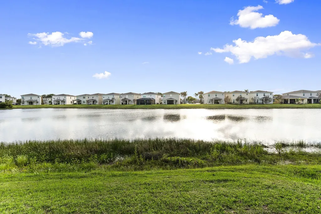 1962 NW Cataluna Circle Port St Lucie FL 34986