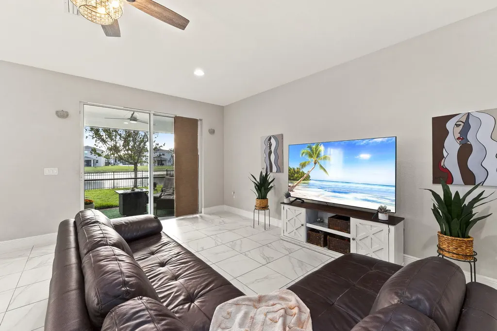 1962 NW Cataluna Circle Port St Lucie FL 34986