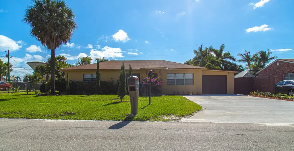 130 SW 14th Avenue Boynton Beach FL 33435