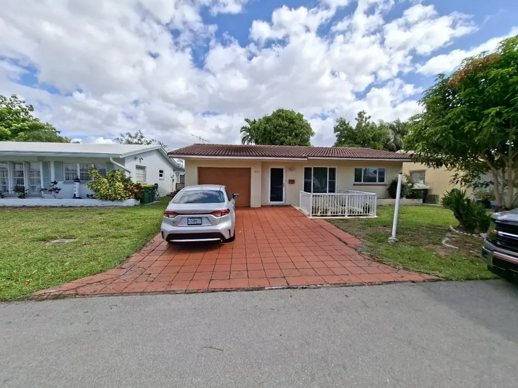 4513 NW 49th Street Tamarac FL 33319
