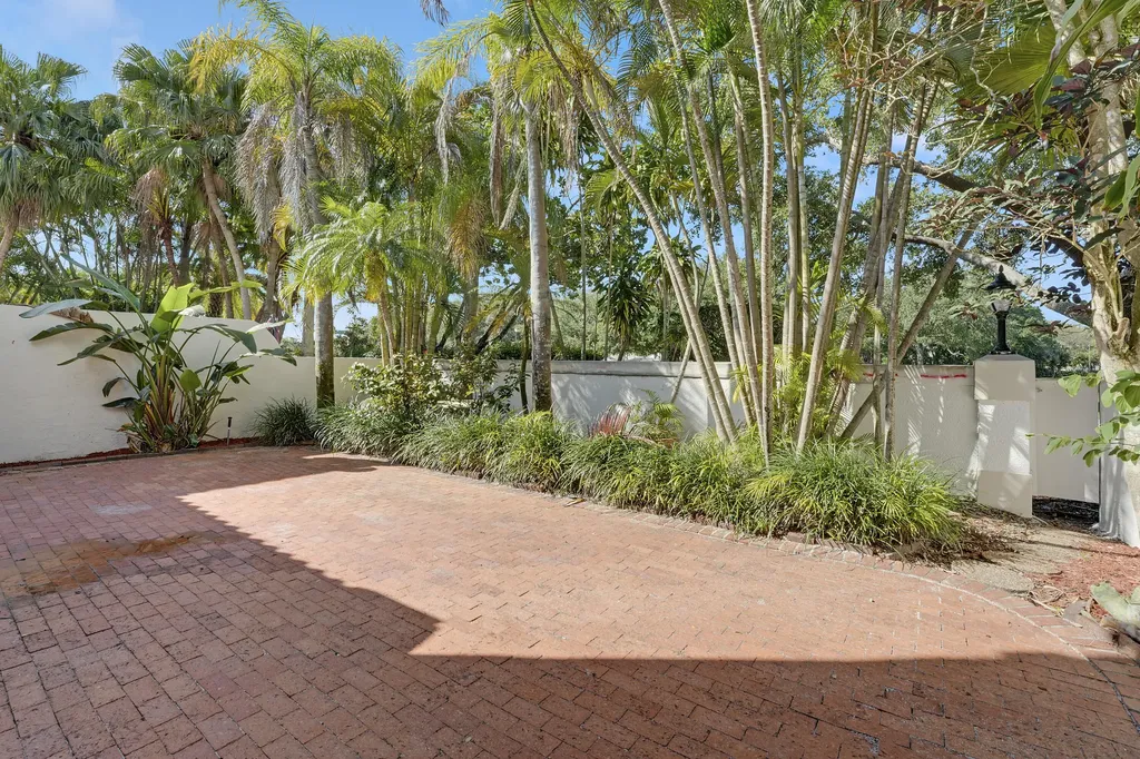 22508 Caravelle Circle Boca Raton FL 33433