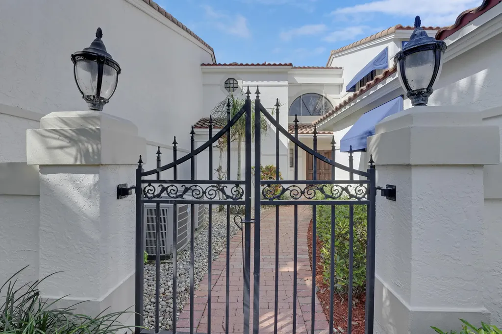22508 Caravelle Circle Boca Raton FL 33433