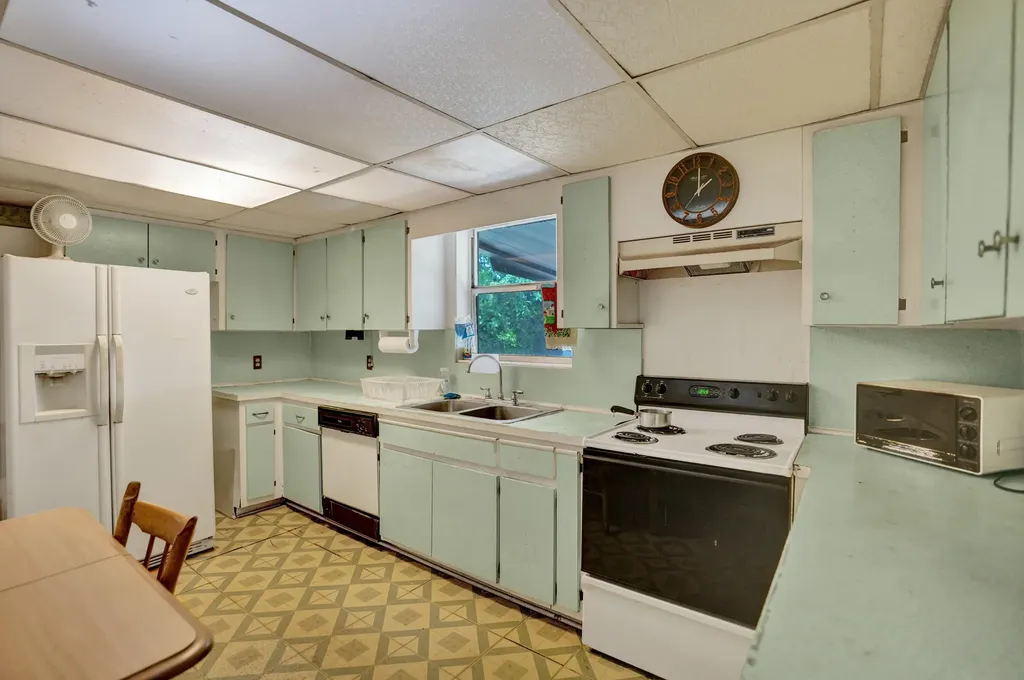 2886 Floral Road Lake Worth FL 33462
