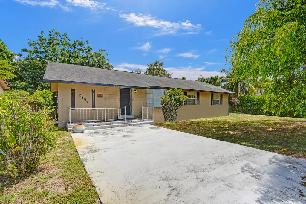 2886 Floral Road Lake Worth FL 33462