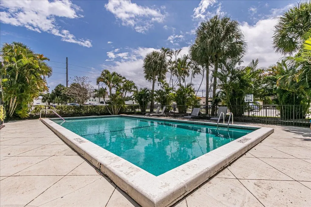 201 SW 1st Street Boca Raton FL 33432