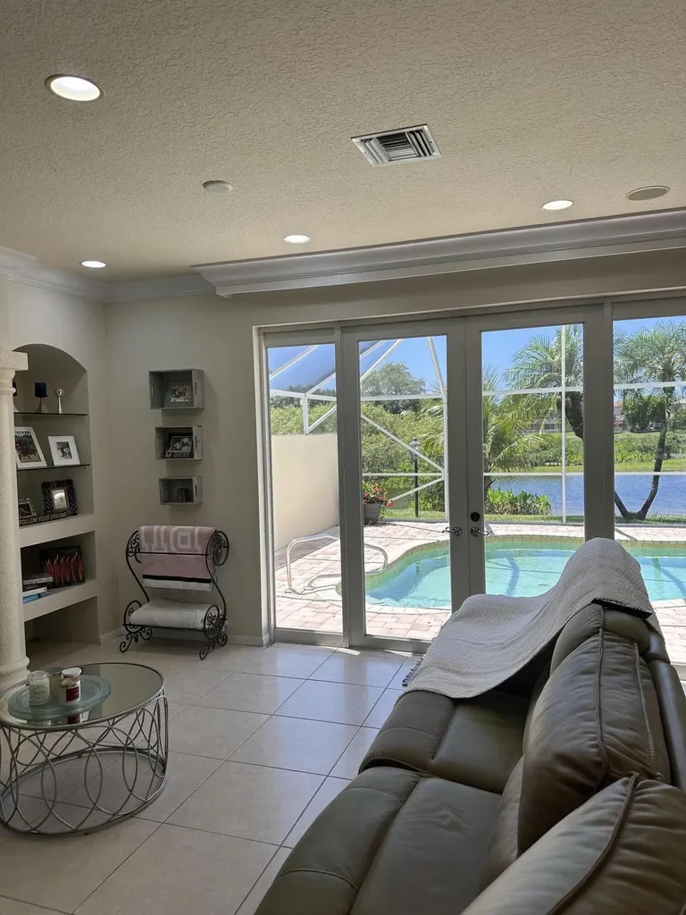 7762 Oak Grove Circle Lake Worth FL 33467