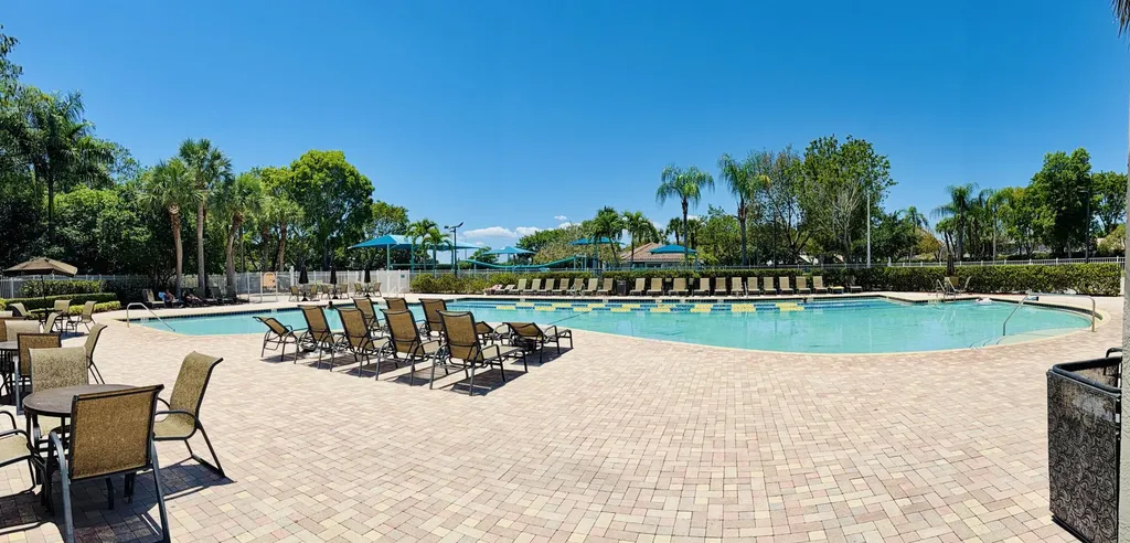 7762 Oak Grove Circle Lake Worth FL 33467