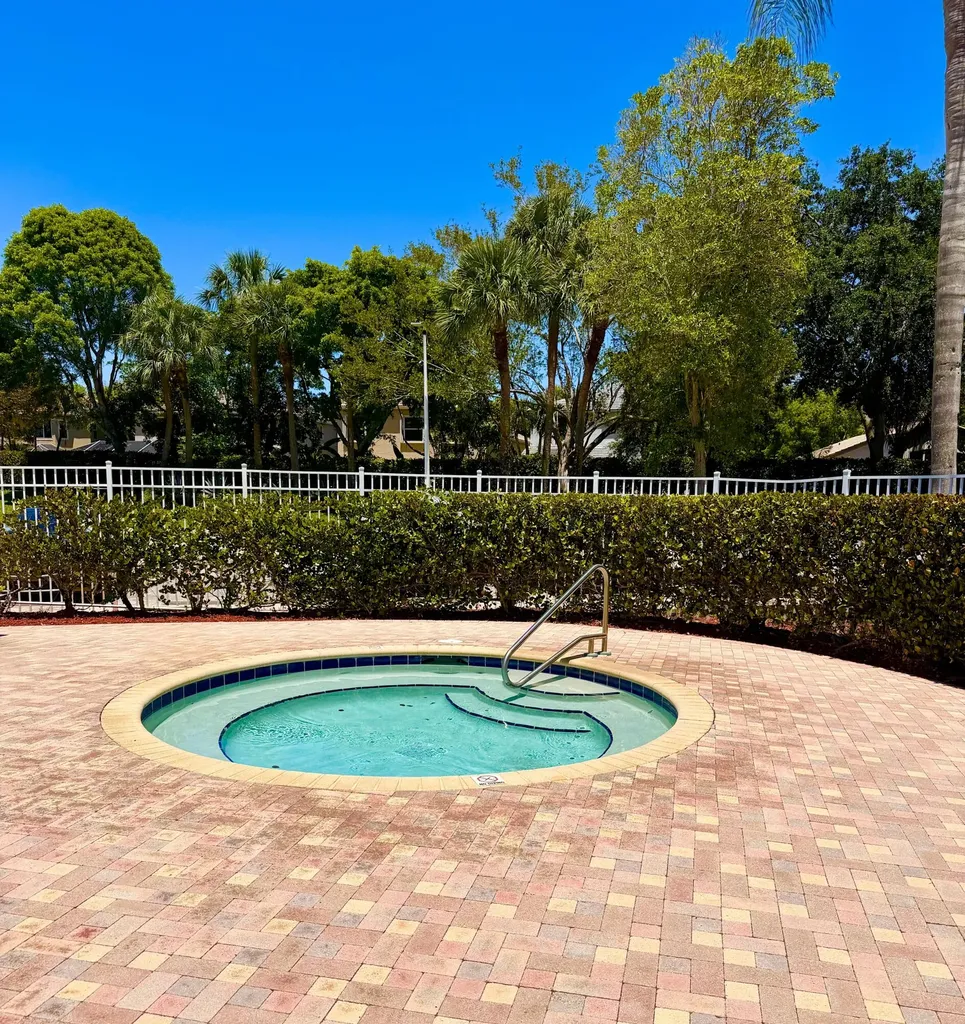 7762 Oak Grove Circle Lake Worth FL 33467