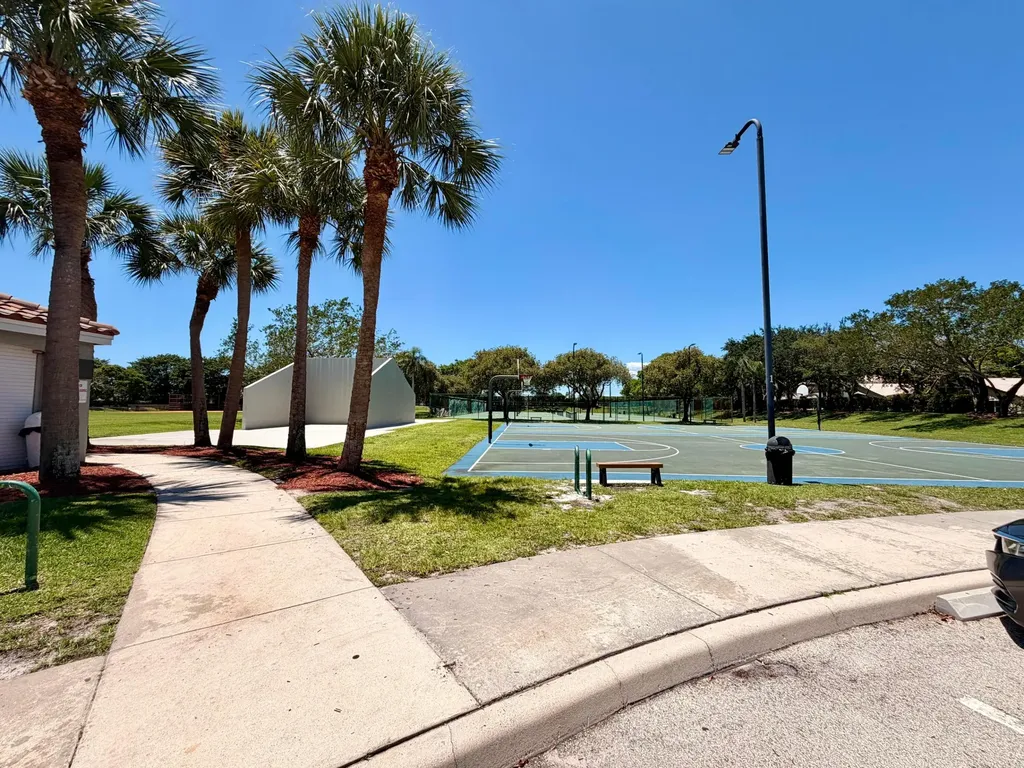 7762 Oak Grove Circle Lake Worth FL 33467