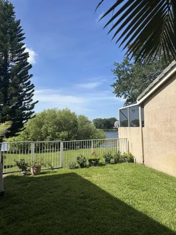 7762 Oak Grove Circle Lake Worth FL 33467