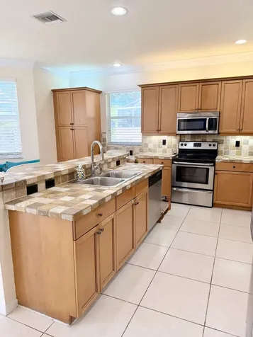 7762 Oak Grove Circle Lake Worth FL 33467