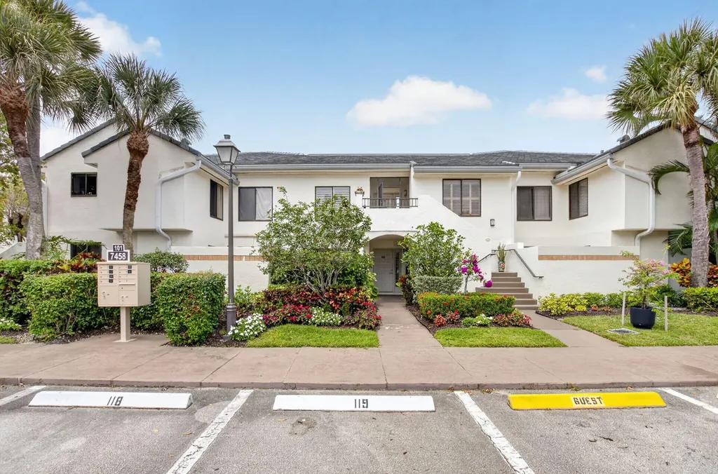 7458 Victory Lane Delray Beach FL 33446