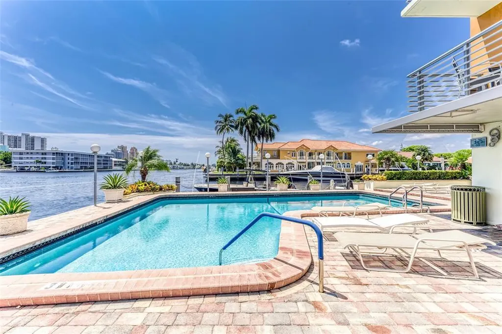 2900 NE 30th Street Fort Lauderdale FL 33306
