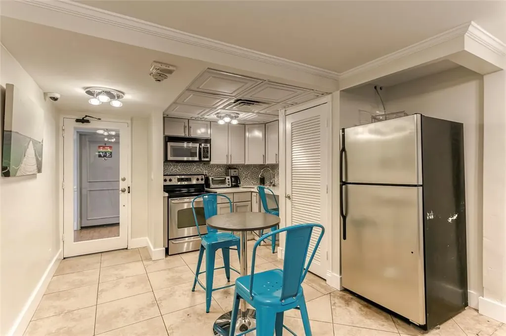 2900 NE 30th Street Fort Lauderdale FL 33306
