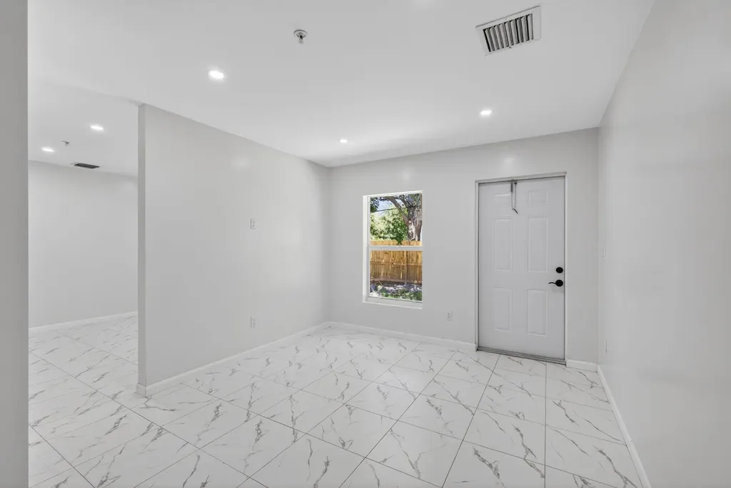 3255 Avenue J West Palm Beach FL 33404