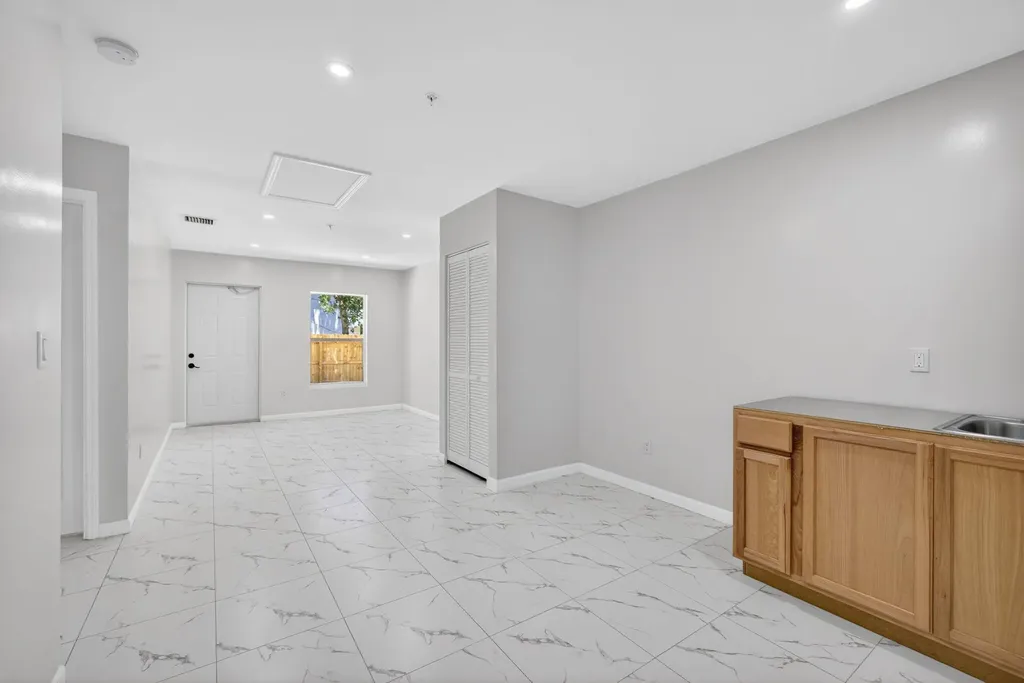 3255 Avenue J West Palm Beach FL 33404