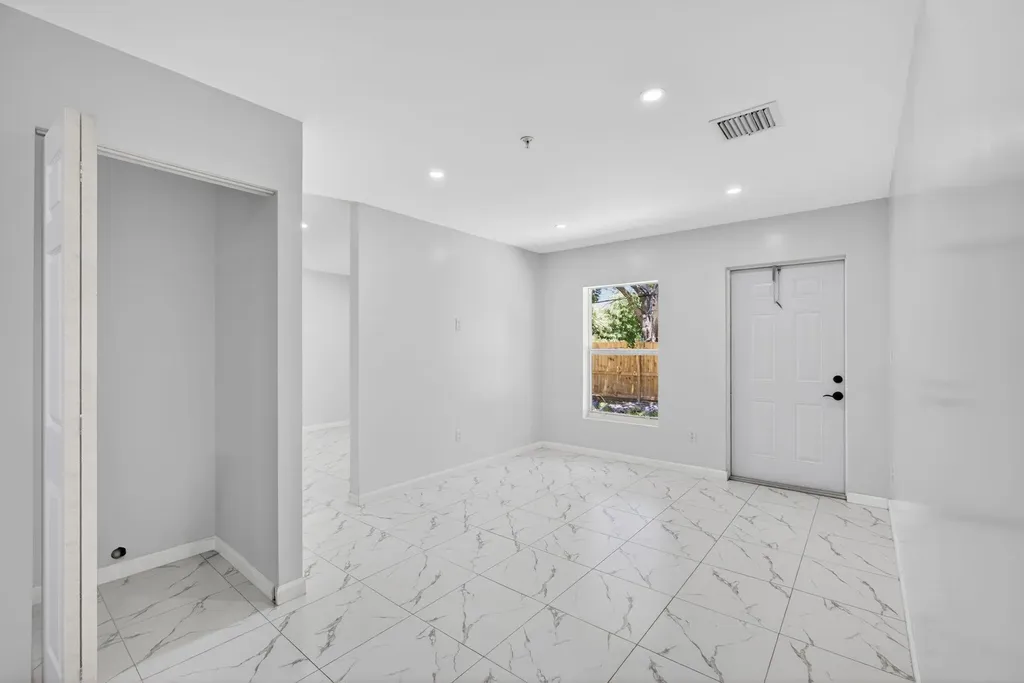 3255 Avenue J West Palm Beach FL 33404