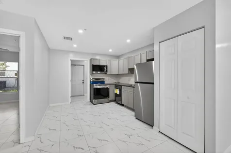 3255 Avenue J West Palm Beach FL 33404