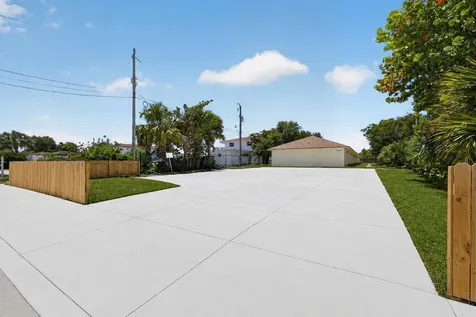 3255 Avenue J West Palm Beach FL 33404