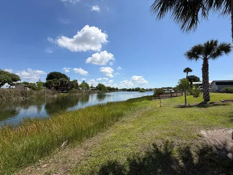 1075 Friendship Drive NE Moore Haven FL 33471