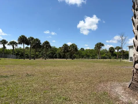 1075 Friendship Drive NE Moore Haven FL 33471