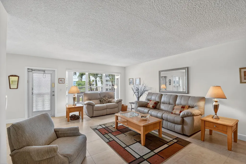 202 Wellington D West Palm Beach FL 33417