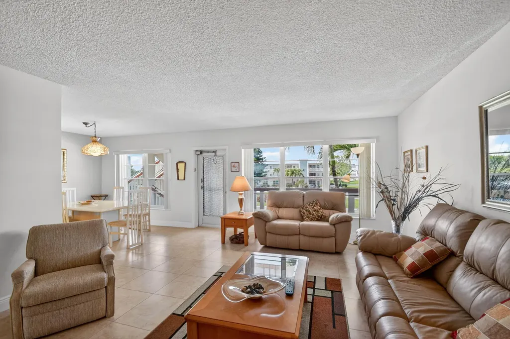 202 Wellington D West Palm Beach FL 33417