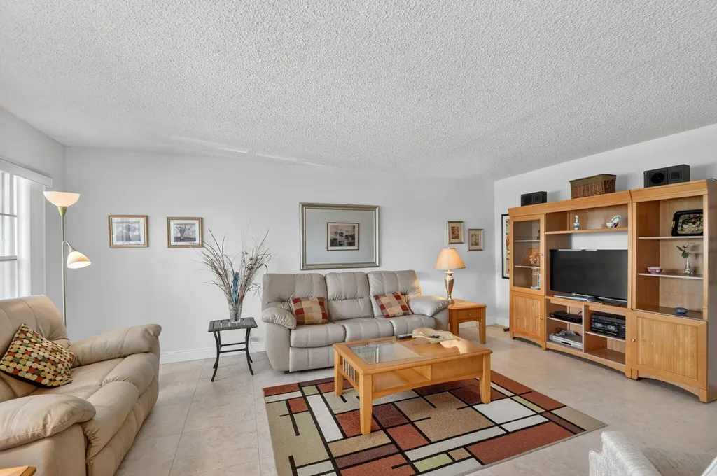 202 Wellington D West Palm Beach FL 33417