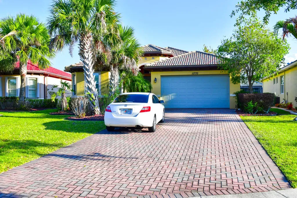11770 SW Crestwood Circle Port St Lucie FL 34987
